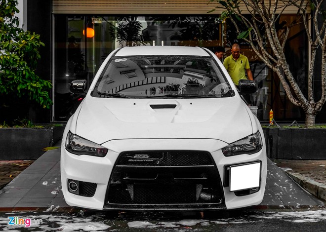 Mitsubishi Lancer Evolution 900 ma luc