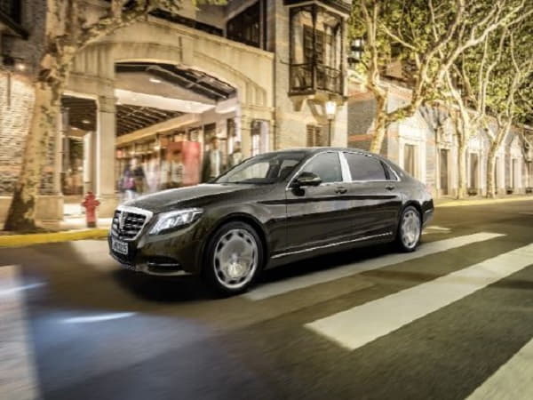 Mercedes-Benz S-Class là 1 trong những siêu xe của Hồ Ngọc Hà